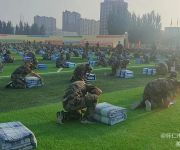 懷仁市云東中學(xué)舉行高一軍訓(xùn)班級內(nèi)務(wù)整理對抗賽