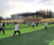 懷仁市云東中學(xué)組織學(xué)生進行戶外活動